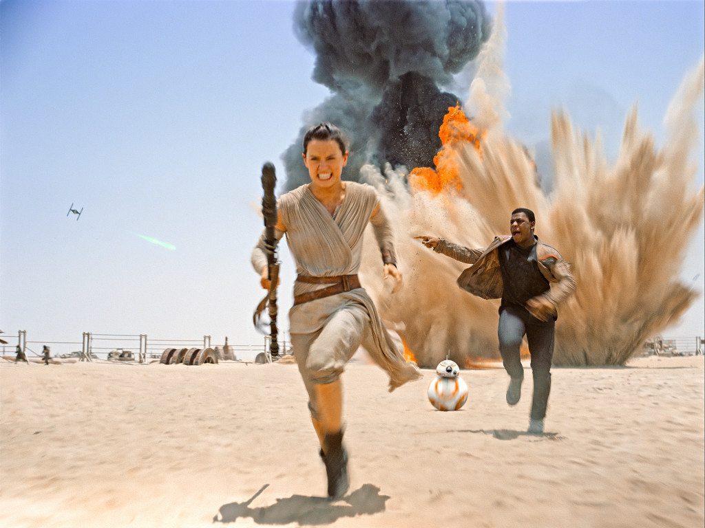 Rey and Finn run